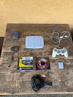 Playstation 1 / PS one (SCPH-102) + hry + ovladač