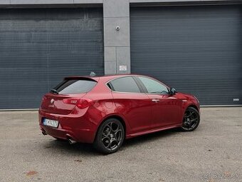 Predám / Vymením Alfa Romeo Giulietta (Rosso Maranello)