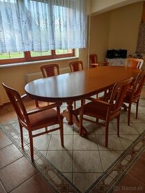 Masívny jedálenský stôl + stoličky