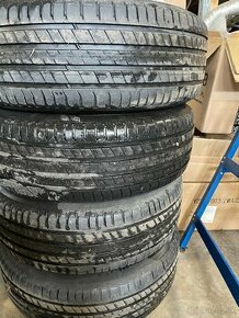 Letne pneu Michelin 226/65/17R