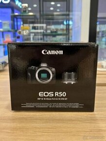 Canon EOS R50 + RF-S 18-45mm čierny fotoaparát.