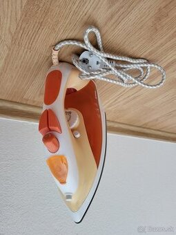 Orava naparovacia žehlička