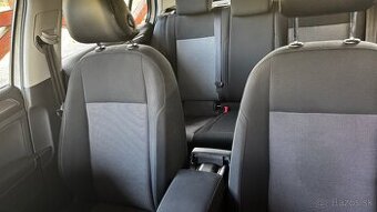 Rozpredám interiér a svetlá VW Golf 7