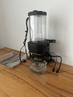 Vodna pumpa Corsair Hydro X Series XD5 RGB Pump/Reservoir Co