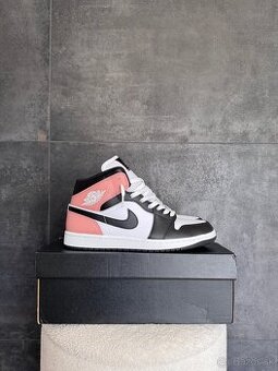 🔥Air Jordan 1 Mid “ Rust Pink “