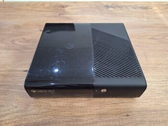 Samostatná herná konzola Xbox 360E 4GB