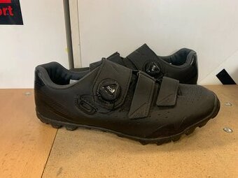 Tretry Shimano SH-ME 4 veľkosť 43