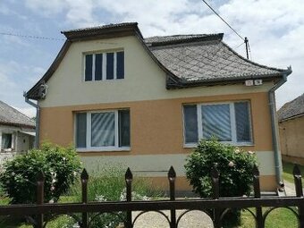 Rodinný dom s pozemkom v obci Čierna