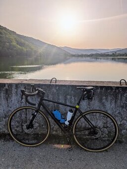 Cestný bicykel / cyklocross / gravel  TREK