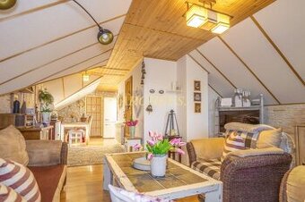 NA PRENÁJOM, PODKROVNÝ 2 IZBOVÝ BYT V RD, 55m2, SOLIVAR