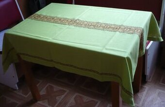 vyšívané obrusy