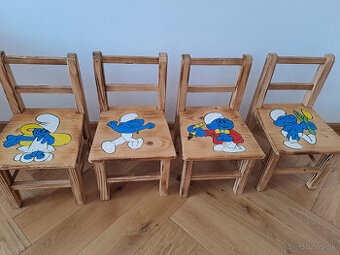 Detsky stol so 4 stolickami Detsky stol so 4 stolickami