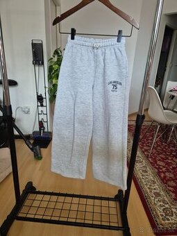 Zara dievčenské tepláky veľkosť 134,9years