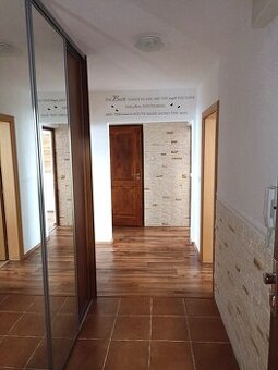 Čoskoro: 3i byt so zariadením, balkónom a pivnicou, Nám. Pri