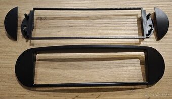 Predám kompletný rámik pre autorádio VW NewBeetle