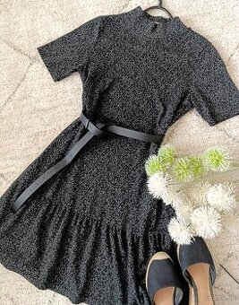 stylove jarne/jesenne saty so stojacikom a volanom