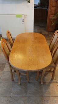 Jedálenský stôl + 6 stoličiek