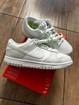 Nike dunk low