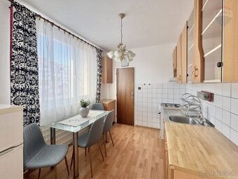 Prenájom 3 izbového bytu v Dunajskej Strede, 86 m2, Nová Ves