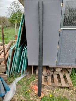 Plastová tyčka na elektrický ohradník,