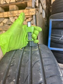 215/60 R16