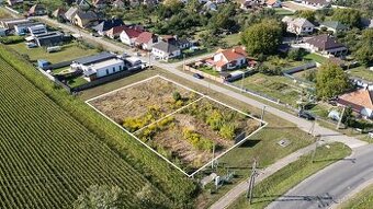 NA PREDAJ STAVBENÝ POZEMOK S VÝMEROU 894m2 V OBCI TORNYOSNÉM