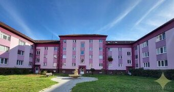 REZERVOVANÉ izbový byt s veľkou loggiou  v Žiari nad Hronom - 1