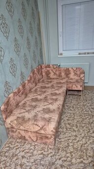 Valenda s uloznym priestorom a stolikom