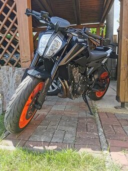 KTM Duke 790