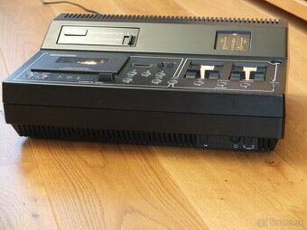 EUMIG T-1000 Vzácný Vintage Stereo Tuner na opravu