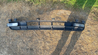 E46 compact mriezka predneho naraznika s hmlovkami.