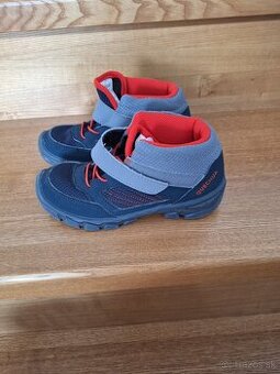 Decathlon turistické topánky č.32
