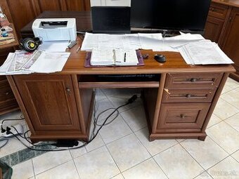 Darujem písací stol