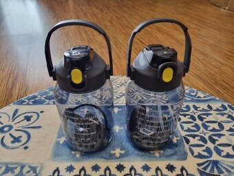 Tmavosivá 1,5 litrová multifunkčná fľaša na pitie - 1