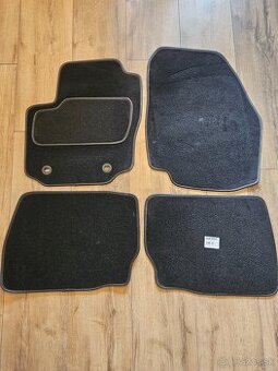 Predám tieto koberce na ford mondeo mk4