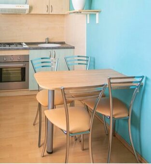 4 stolicky v super stave