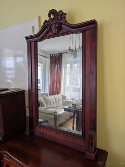 Starožitné masívne zrkadlo