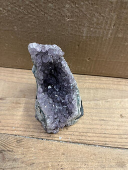 Predaj minerálov- ametyst