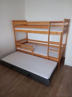 Detská poschodová posteľ s prístelkou