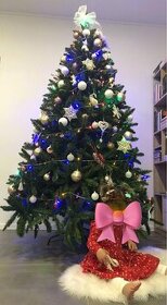 umelý vianočný stromček (bez ozdôb) 225cm
