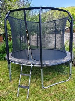 Trampolina 305