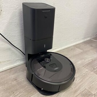 iRobot Roomba i7+, robotický vysávač, čierny