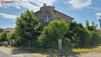 Pôvodný rožný rodinný dom v obci Banka pri Piešťanoch