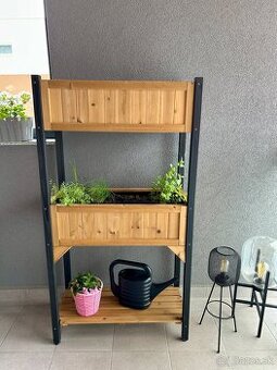 Stojan na kvety alebo bylinky