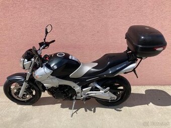 Suzuki GSR 600