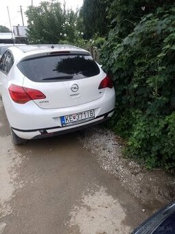 Predám Opel Astra j6