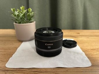 Canon RF 50 mm f/1,8 STM (top stav)