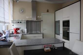 Luxusné rodinné bývanie s priestorom, svetlom a pohodlím