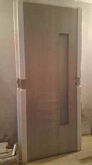 Predám uplne nové interiérové dvere s oblozzkovou zárubňou.