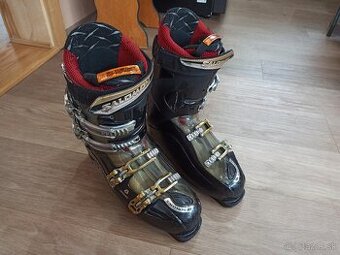 Lyžiarky Salomon Mission 8